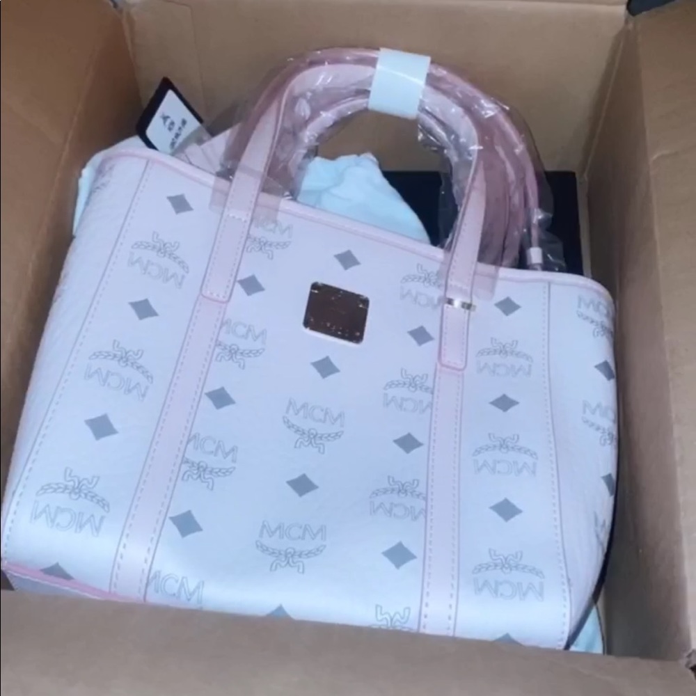 Purse - Picture 2 of 3